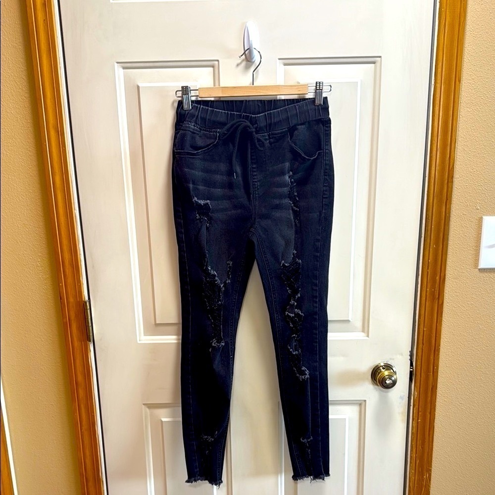 SHEIN Women's Black Distressed Jeans Jeggings elastic waistband size M / 6